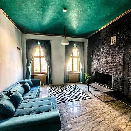 Apartment Cozy & Charming Apt. Downtown